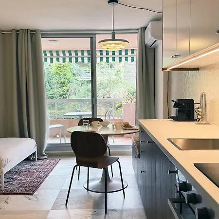 Cozy Studio, Pool & Beaches 2 Min Away Apartmán *