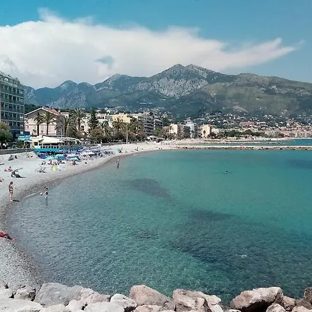 Cozy Studio, Pool & Beaches 2 Min Away * Roquebrune-Cap-Martin
